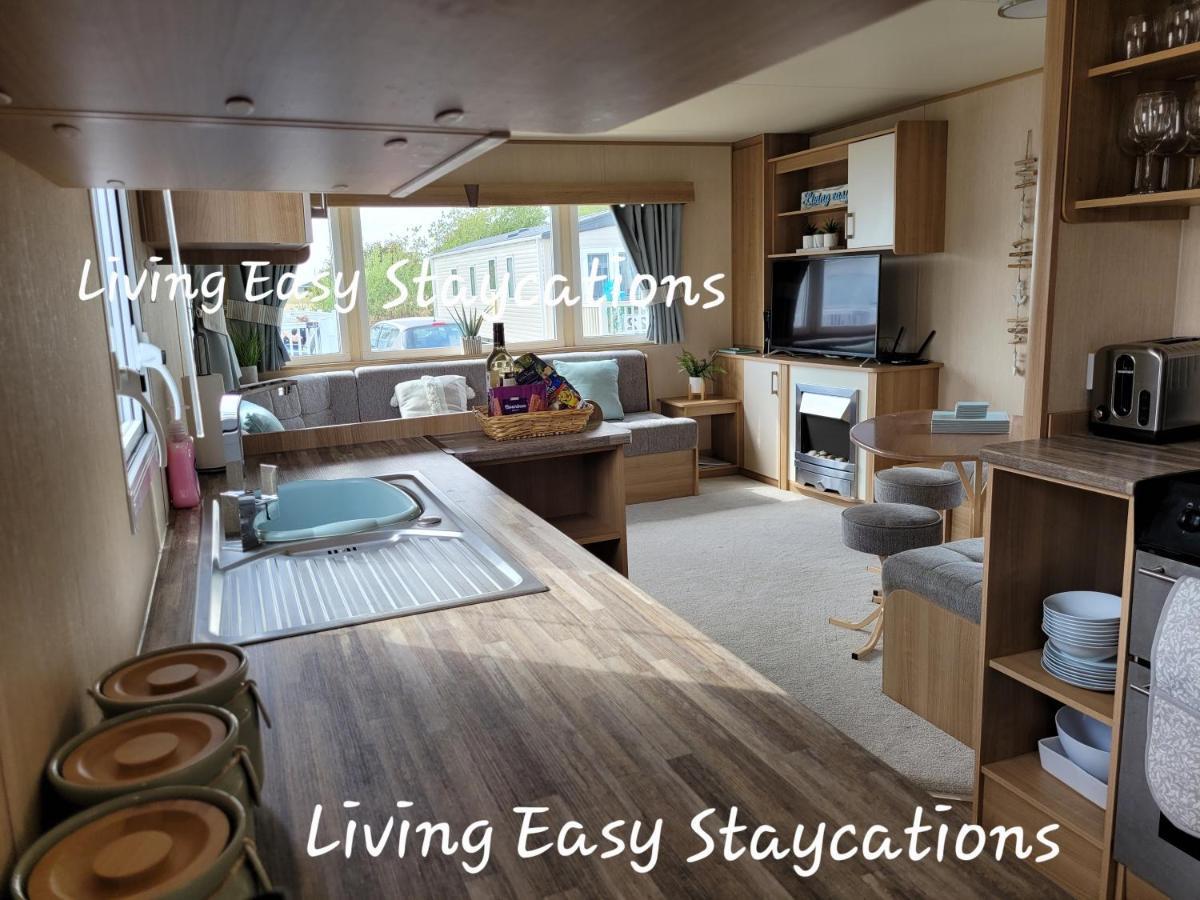 Living Easy Staycations At Tattershall Lakes 外观 照片