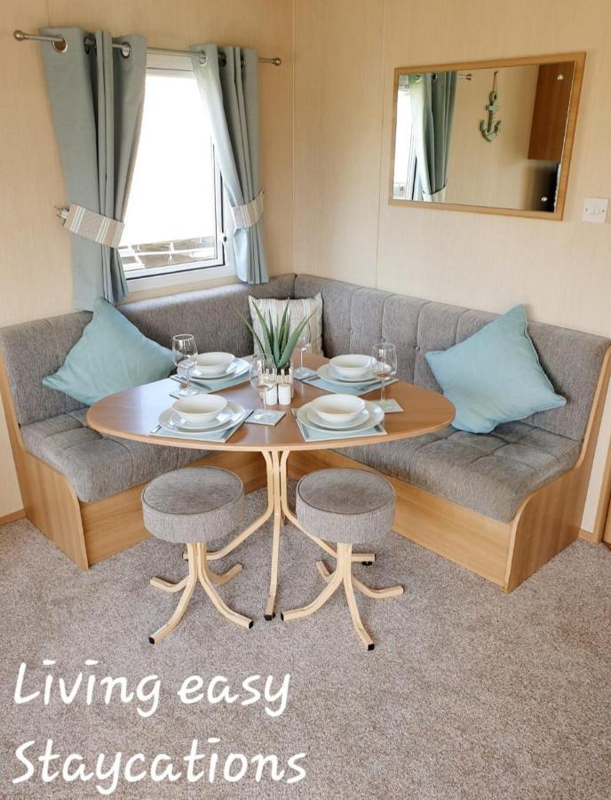 Living Easy Staycations At Tattershall Lakes 外观 照片