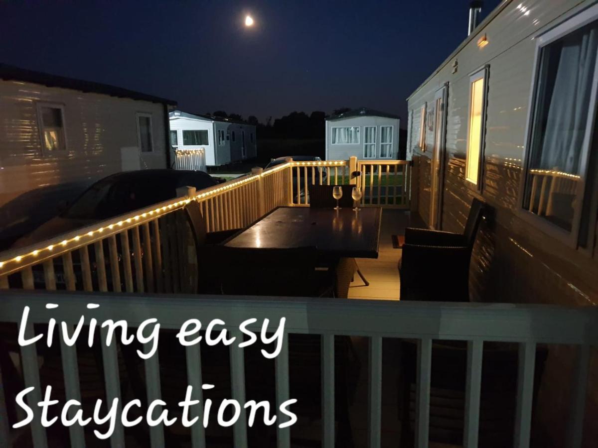 Living Easy Staycations At Tattershall Lakes 外观 照片