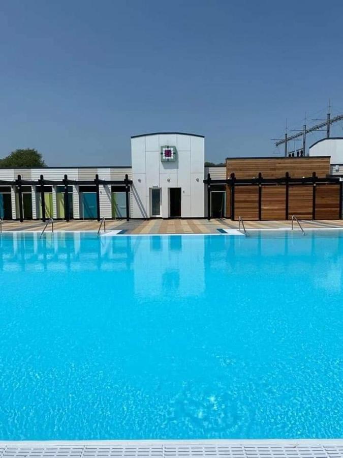 Living Easy Staycations At Tattershall Lakes 外观 照片